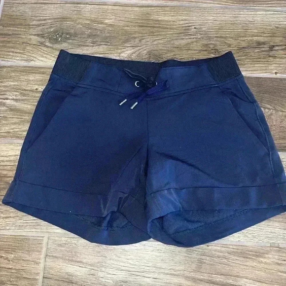Athleta Pants - Athleta Navy blue cuffed shorts